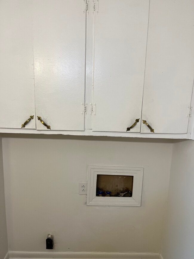 Building Photo - 2320 Tinnell Ct