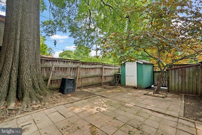 Building Photo - 11 E Rosemont Ave