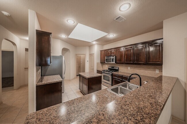 Building Photo - 12713 Diamond Peak Dr