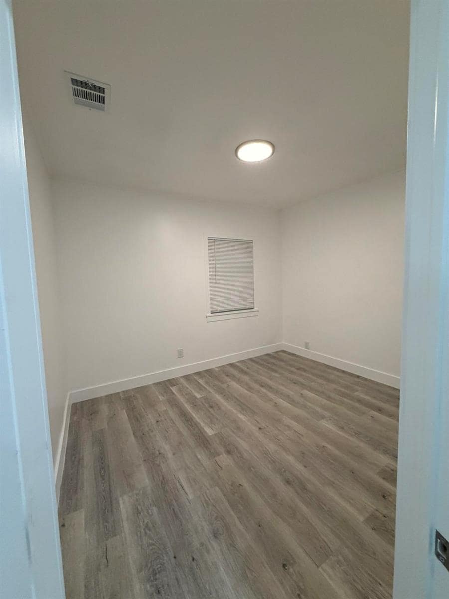 Building Photo - 1131 S N St