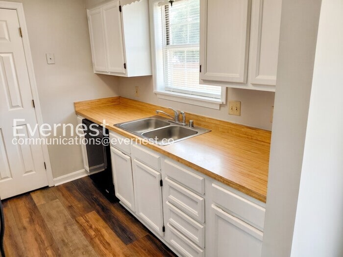 Building Photo - 217 Mimosa Ave