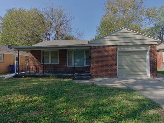 Primary Photo - 1715 S Fabrique Dr