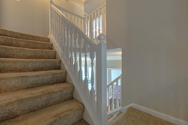 Building Photo - 4375 Big Horn Dr S