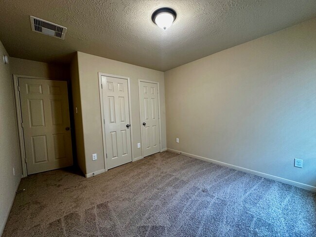 Building Photo - 2510 Avalon Lake Ln