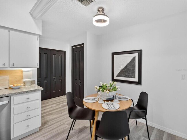 Building Photo - 357 Waterford Cir W