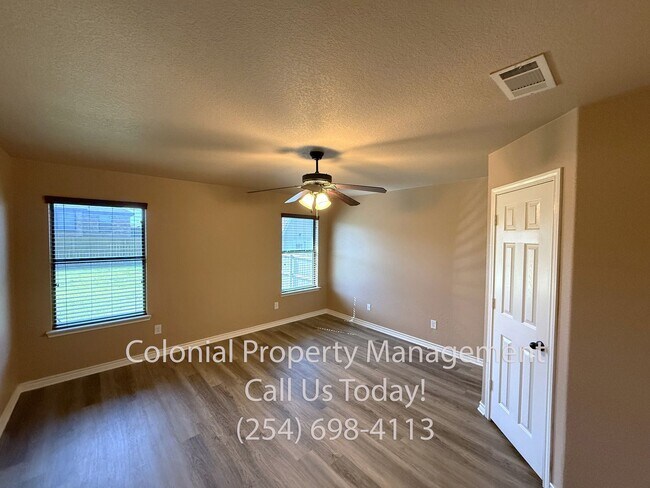Building Photo - Available now 3 Bedroom 2 Bath Custom Home...
