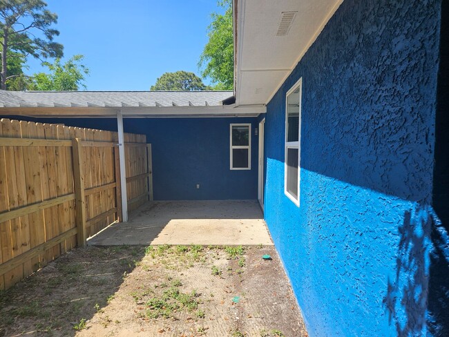 Building Photo - 1510 Arthur Ave