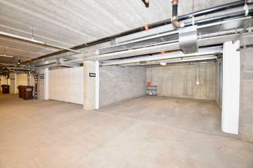 Building Photo - 8395 Townsend Dr