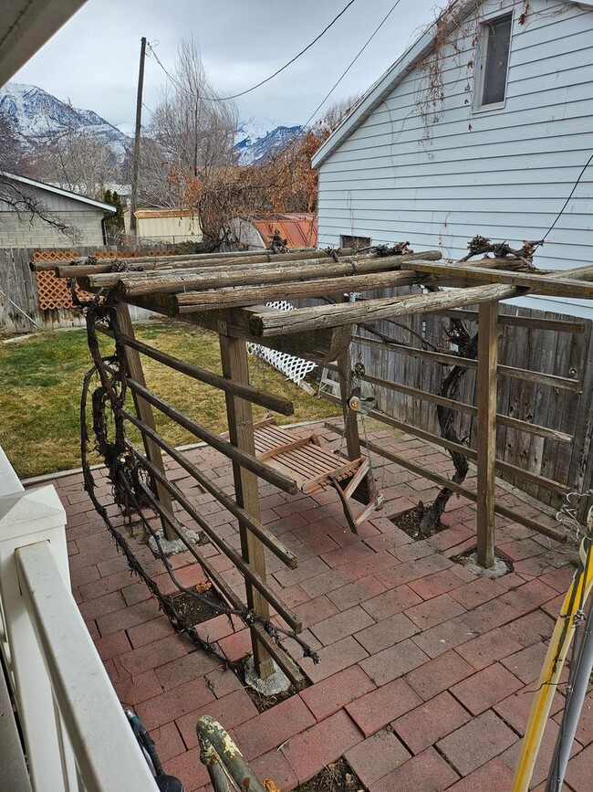 Building Photo - 837 W 30 S St