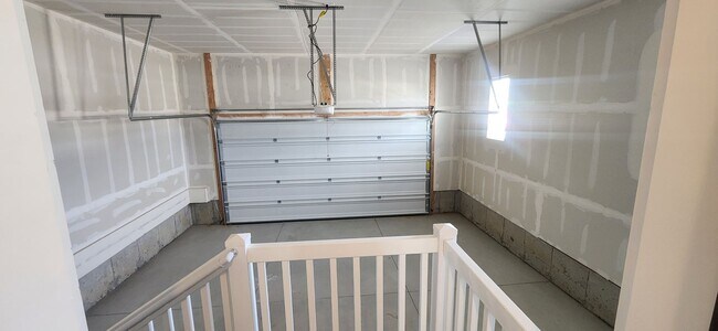 Building Photo - PAY NOTHING UNTIL OCTOBER 1ST! Brand New 4-bed, 3.5-bath Townhome Available Now