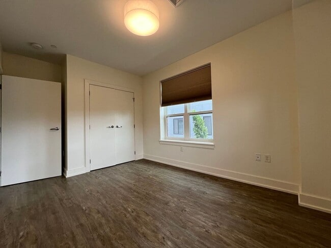 Building Photo - Great 2Br/2Bth apartment in great location ! Laundry in unit!
