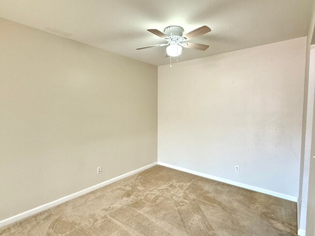 Building Photo - $2750 / 2 BR - GORGEOUS REMODELED CONDO IN...