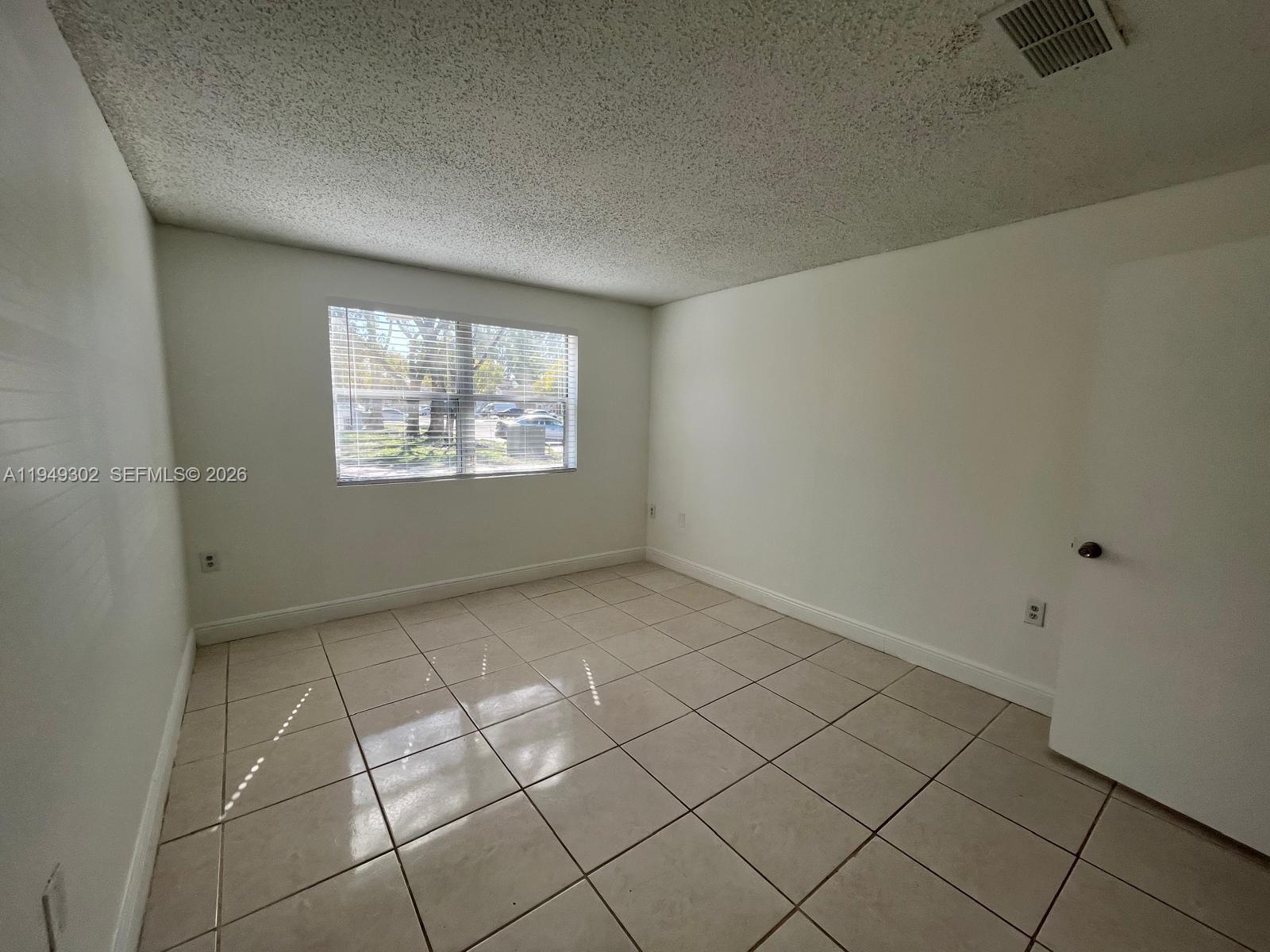 Building Photo - 8028 SW 21st Ct