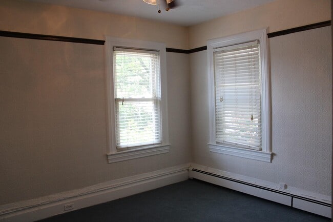 Building Photo - 614 5th Ave