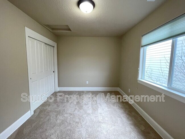 Building Photo - 12766 NW Bayonne Ln