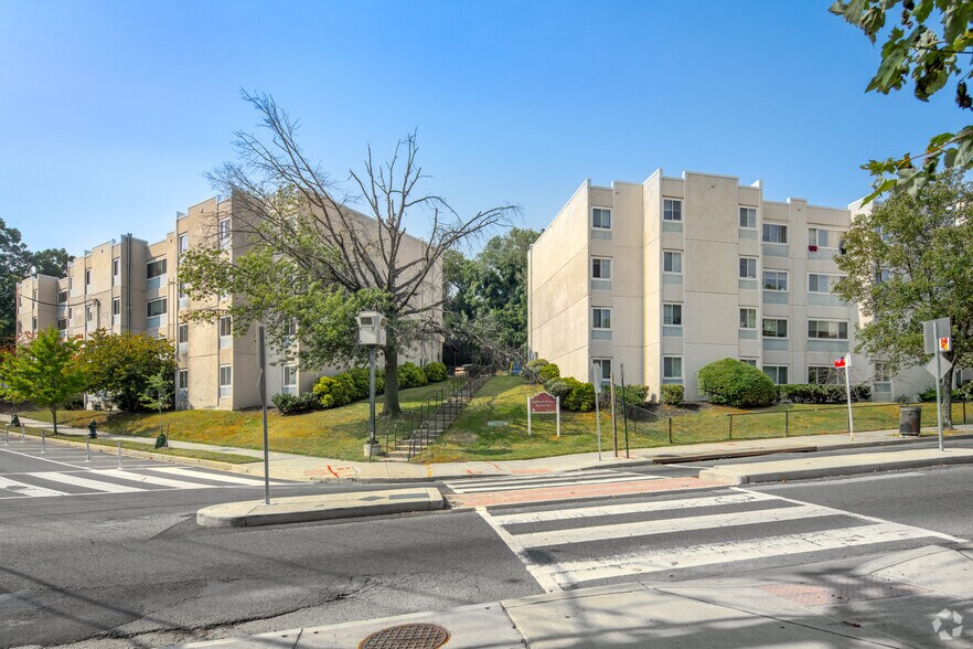 852 Barnaby St SE - Highland Terrace Apartments