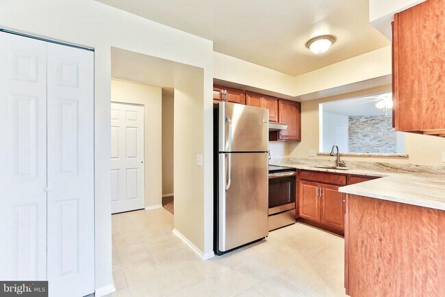 Building Photo - 6 Winners Cir