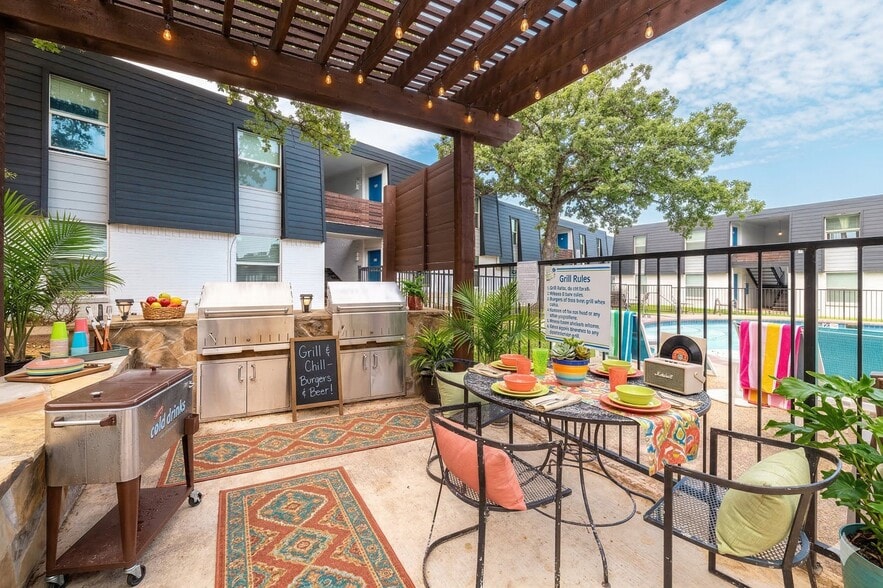 Building Photo - 531 Bedford Rd