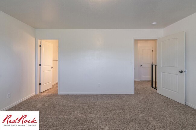 Building Photo - 2801 E 450 N