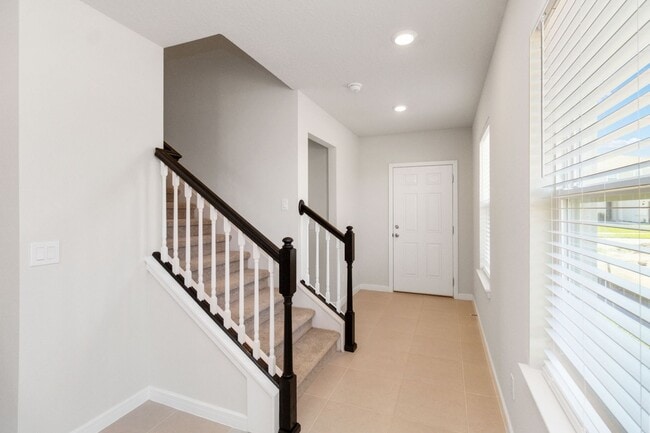 Building Photo - Beautiful 4/3 w/ Loft Energy Efficient Home for Rent in St. Cloud