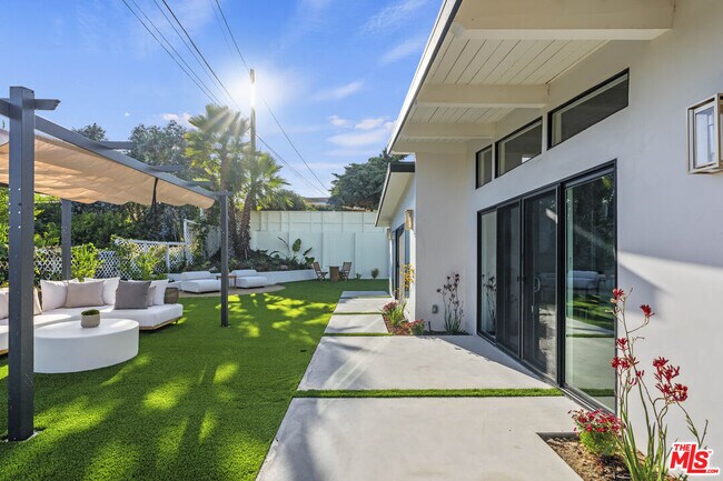 Building Photo - 4600 Don Quixote Dr