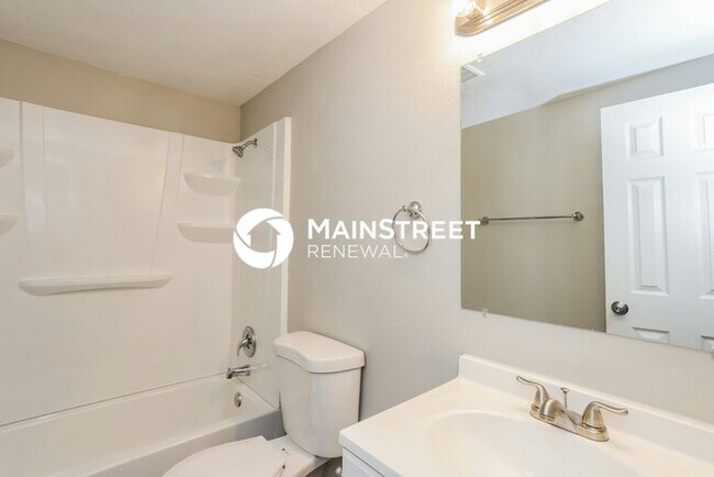 Building Photo - 3 Bedroom Pet-Friendly Home in St Petersburg, FL with Main Street Renewal