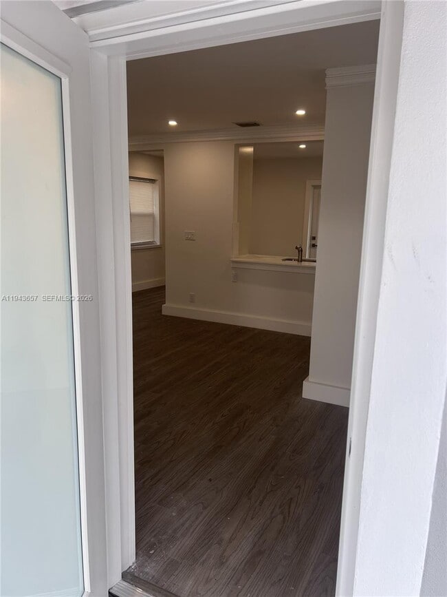 Building Photo - 1432 N Andrews Ave