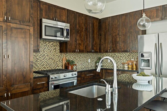 Building Photo - 2017 Kinney Ave