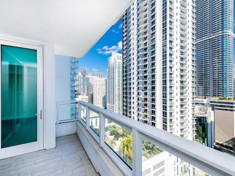 Building Photo - 1080 Brickell Ave