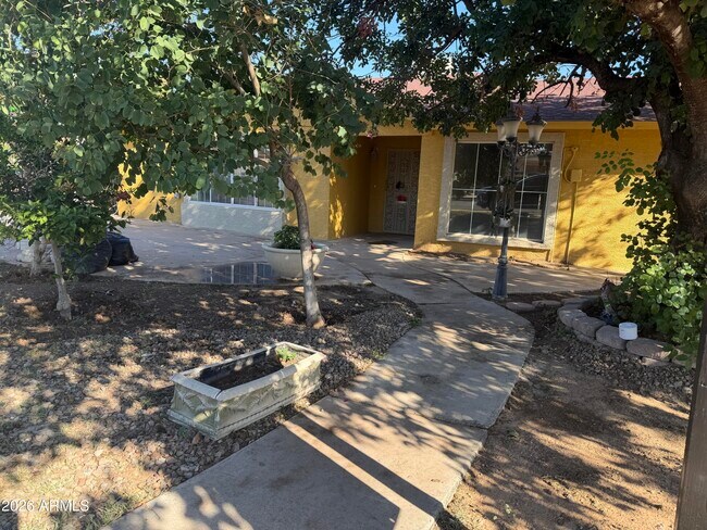 Building Photo - 15607 N Factory St