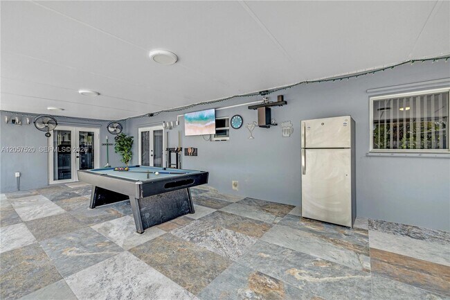 Building Photo - 10350 SW 48th St