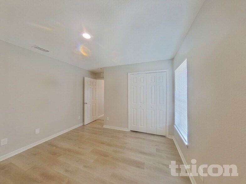 Building Photo - 396 Sierra Mike Blvd