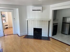 Building Photo - Beautifully Renovated Apartment!