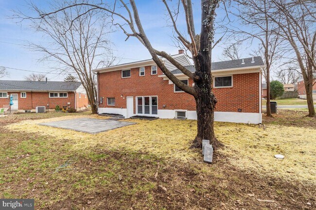 Building Photo - 10 Wendslow Rd