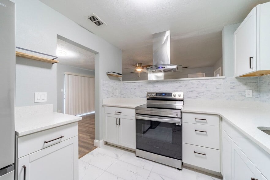 Building Photo - 51 N Cortez Ave