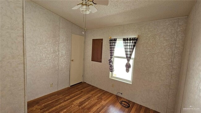 Building Photo - 21 Meadowlark St