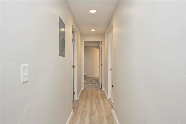 Building Photo - Exceptional 2 Bedroom, 2 Bathroom Apartment Living in Boise’s North End!