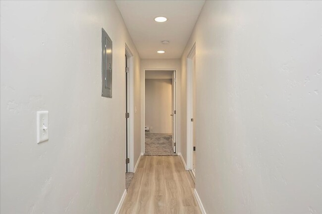 Building Photo - Newly Renovated North End Boise Apartments