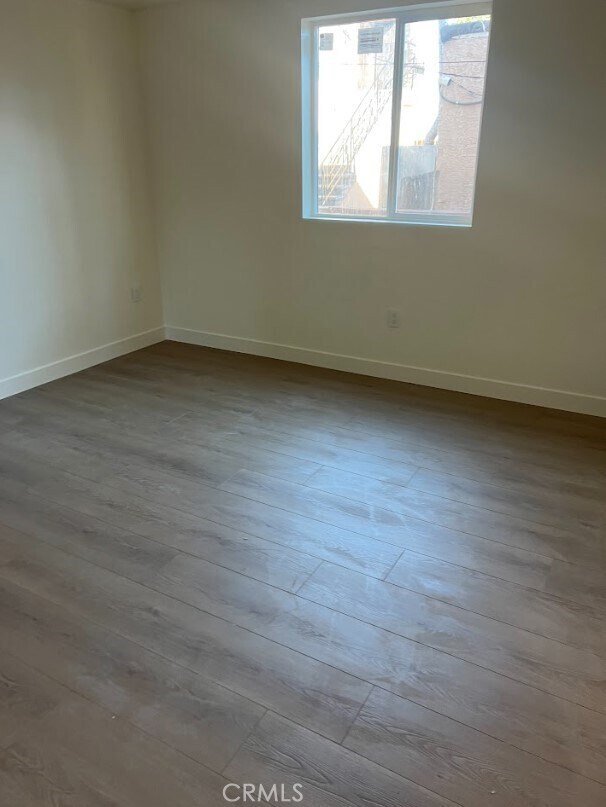 Building Photo - 411 E 99th St