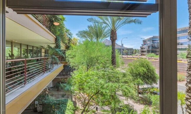 Building Photo - 7161 E Rancho Vista Dr