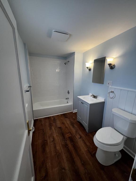 Building Photo - 44 7th Ave