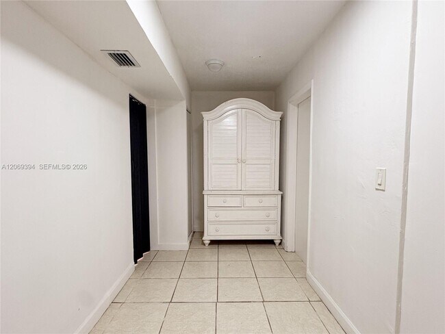 Building Photo - 2175 NE 170th St
