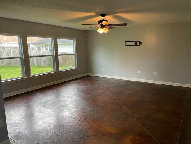 Building Photo - 1594 Birkshire Ct