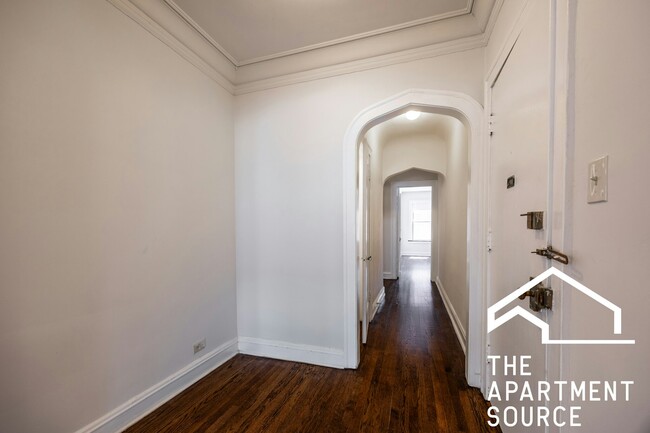 Building Photo - 1159 E 52nd St