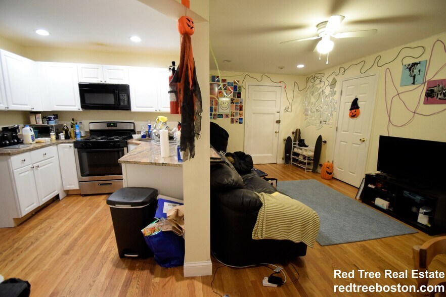 Building Photo - 62 Egmont