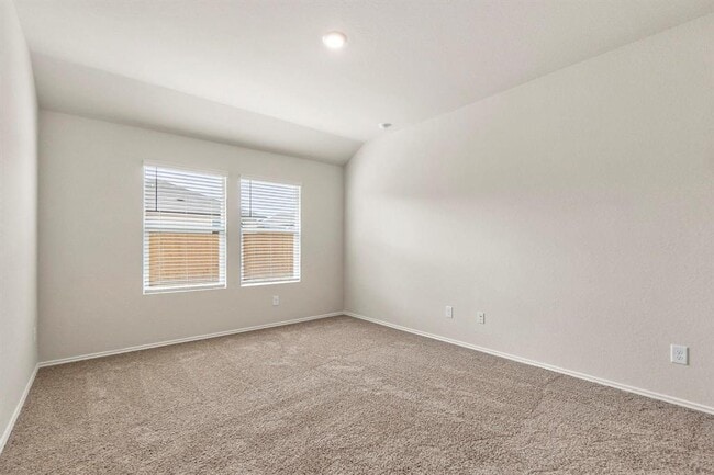 Building Photo - 128 Shimmering Cv