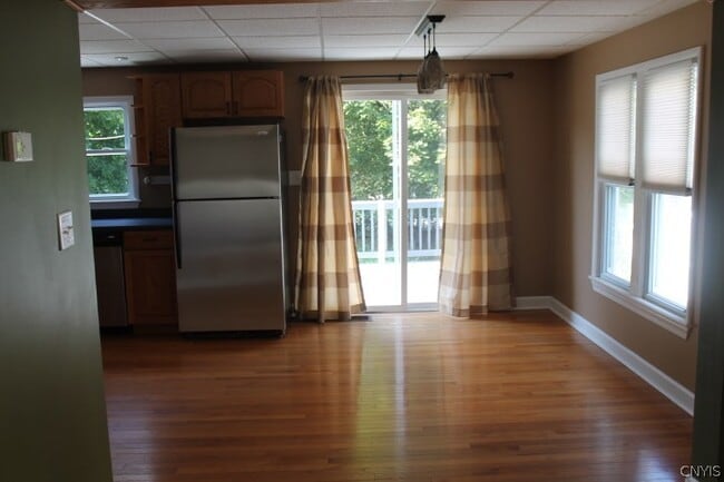 Building Photo - 375 Pawling St
