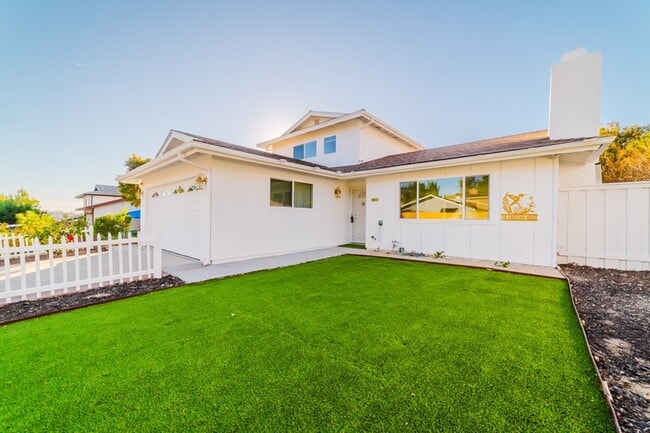 Building Photo - 3163 Camarillo Ave