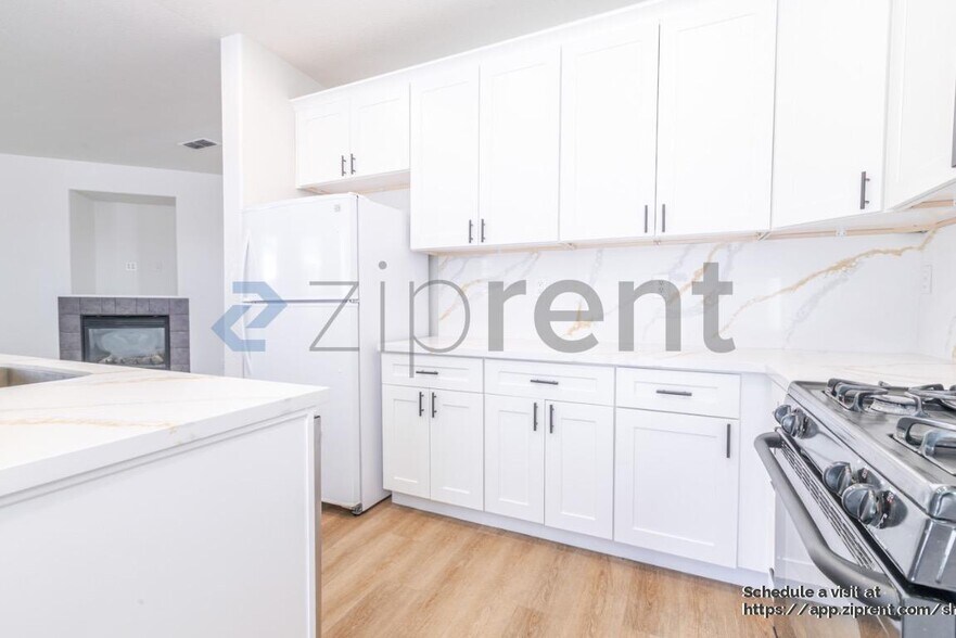 Building Photo - 3301 Myna Way