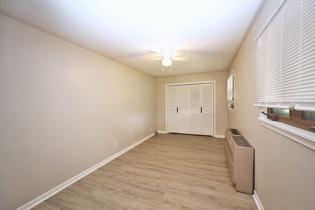 Building Photo - 661 Sycamore Dr